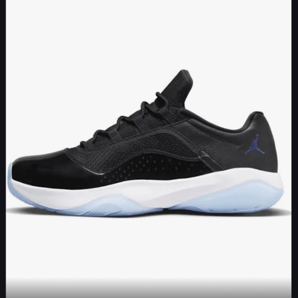 Air Jordan 11 CMFT Low Sneakers